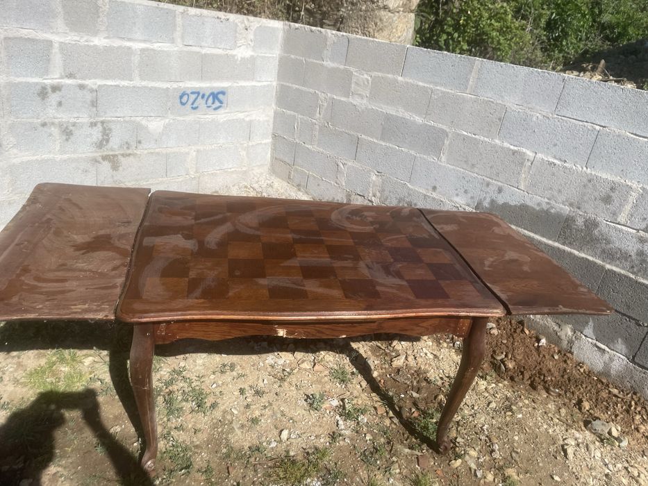 Mesa espaçosa impecavel