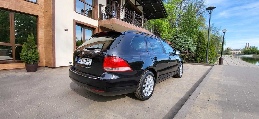 Продам Гольфа універсал 2008 року. Газ бензин. Мотор 1,6. 102 к.с.