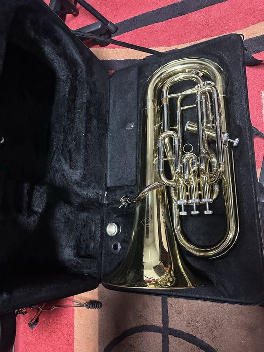 Bombardino Marca G  Modelo EP160703 Dourado, 4 Pistões  estojo e bocal