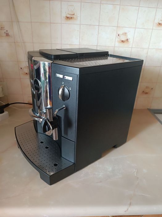Продам кавомашину  Jura Impressa S7