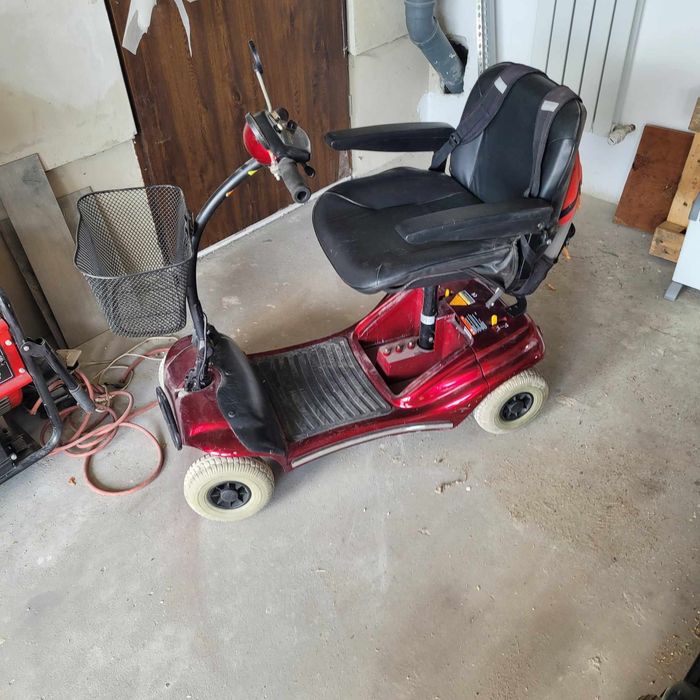 Wózek inwalidzki na akumulator