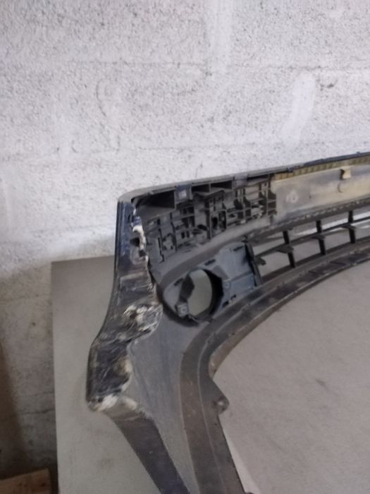 Vendo Para-choque de frente Renault Laguna 2 ano 2000 /03