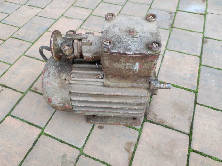 Silnik elektryczny 380v 0,8 kw