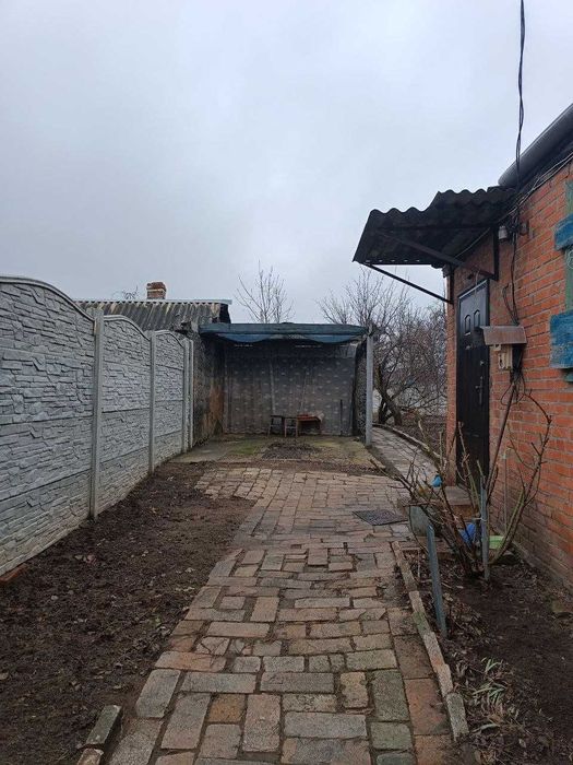 Продаю добротный дом в живописном р-не г Мерефа всё рядом