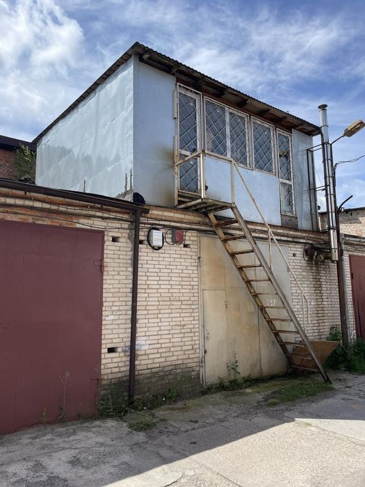 Продам,або обміняю на автомобіль двох поверховий гараж