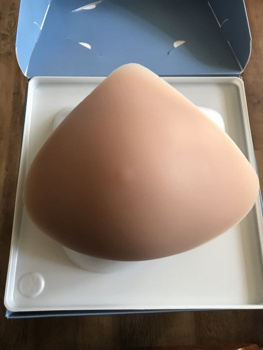 Продам полегшенний протез молочноі залози
