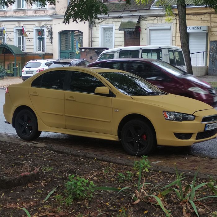 Mitsubishi lancer 10