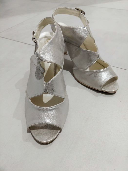 Buty na obcasie 41
