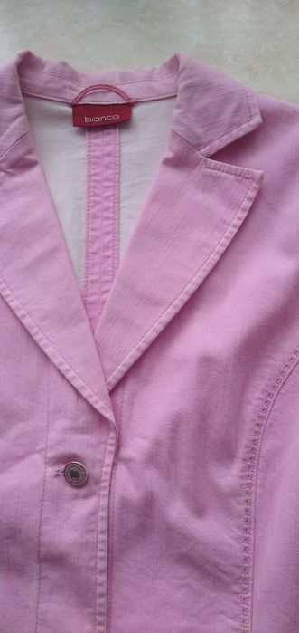 Różowy żakiet dżinsowy