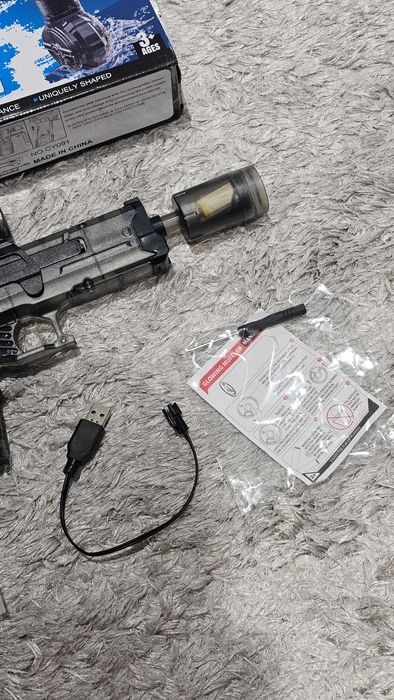 Pistola de Água Automática Recarregável