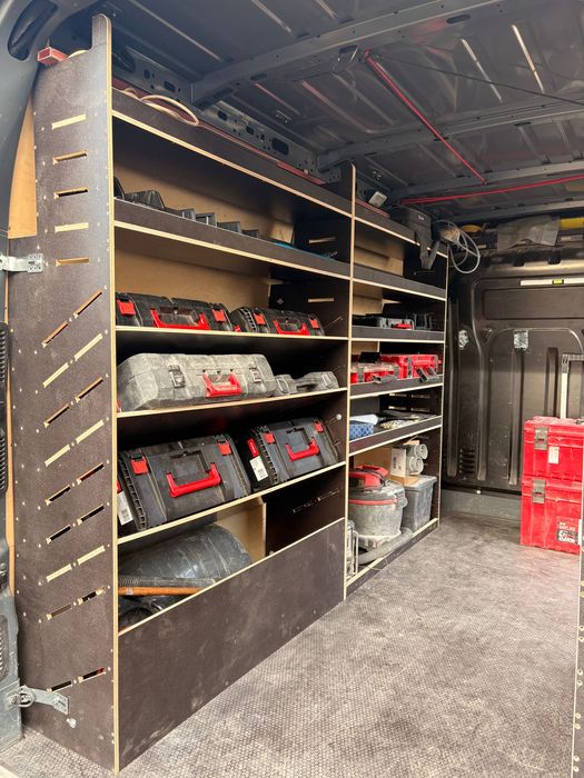 Regały skośne do busa XL+100 zabudowa busa ze sklejki Wrocław