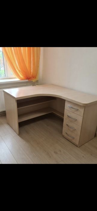 Письмовий, комп'ютерний стіл