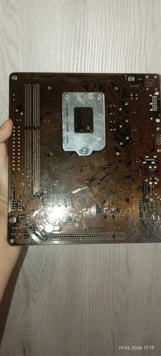Материнська плата ASRock H81M-VG4 (Socket 1150) Б/В — Робоча