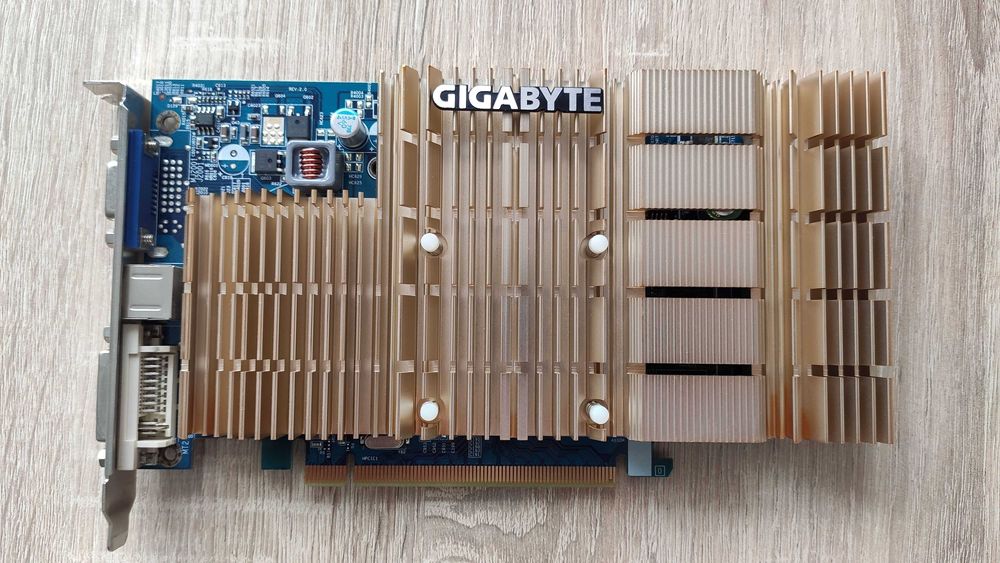 Gigabyte GV-RX155256D-RH karta graficzna Radeon X1550