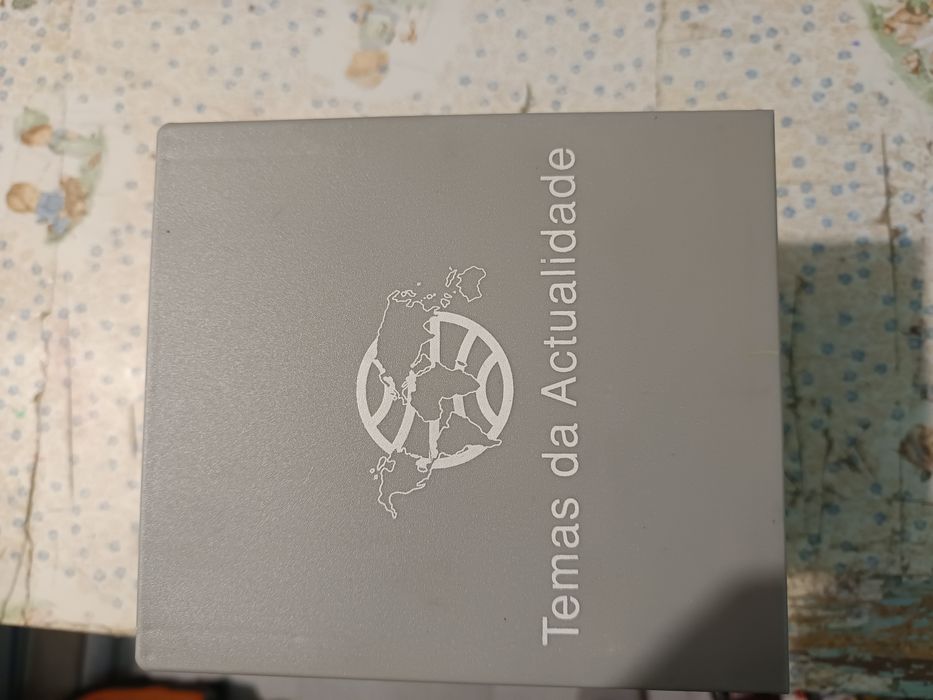 Vendo caixas de CD novo