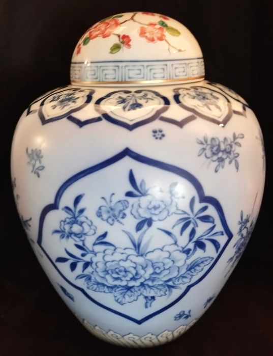Jarra, pote com tampa,  porcelain art Vista Alegre 1980/92