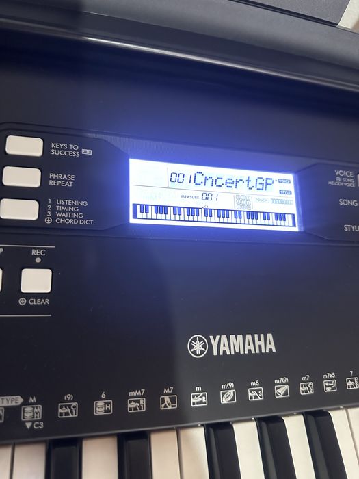 Piano Yamaha +suport como novo.