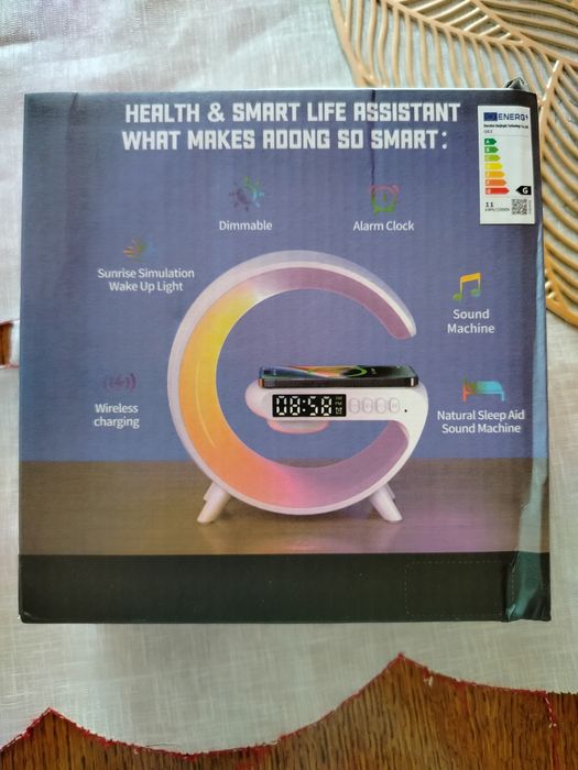 Lampka LED z ładowarka QI, głośnikiem Bluetooth RGB, Radio, Zegar