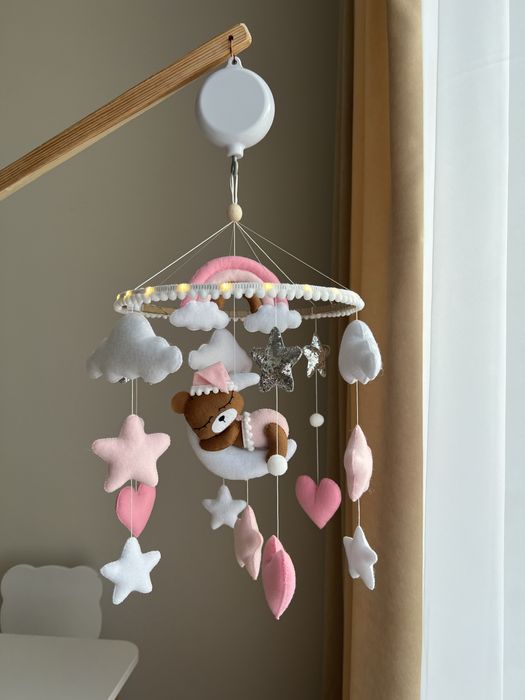 Мобіль в дитяче ліжечко