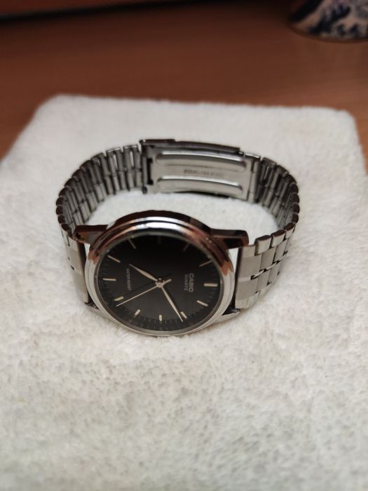 Zegarek casio srebrny