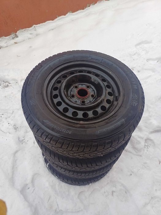 Sprzedam opony zimowe Kormoran z felgami – 195/65 R15