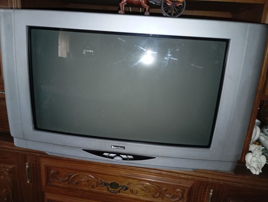 Televisão a cores