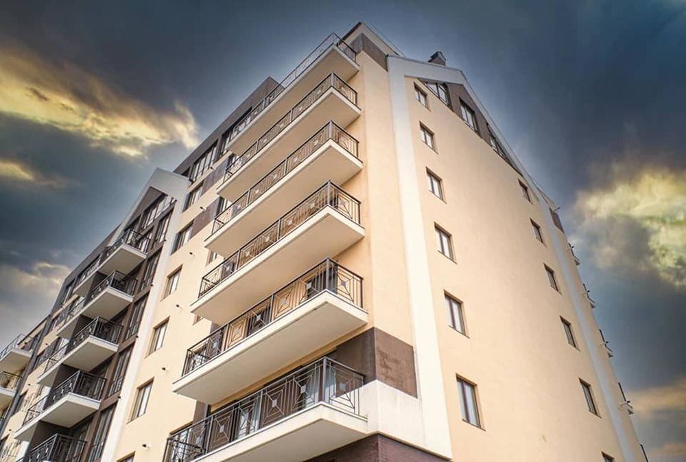 2-кімнатна квартира 77,5 кв.м. з АОГВ. 709$/кв.м. Будинок зданий та заселений.