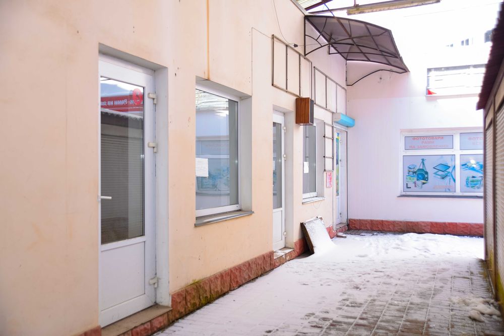Продаж/оренда  приміщення Рожнятів 20 квадратів БЕЗ ПОСЕРЕДНИКІВ