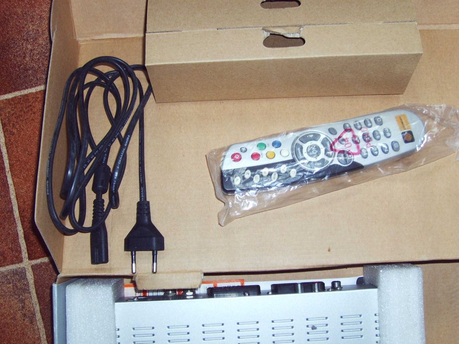 Dekoder  z Cyfrowego Polsatu  ECHOSTAR DSB  717