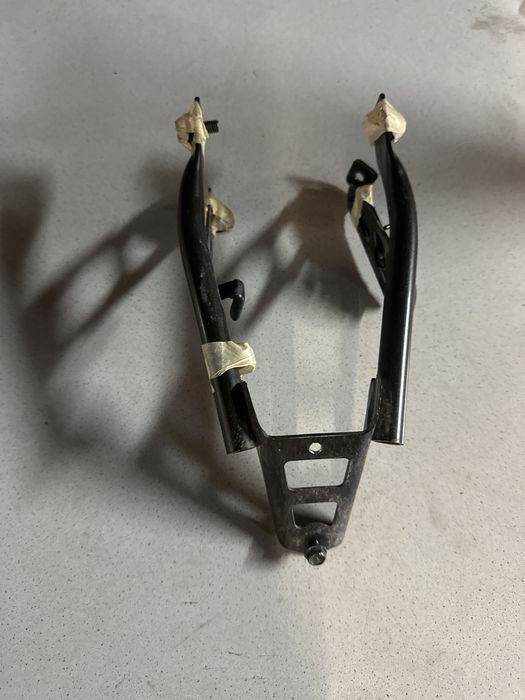 Uchwyt stelaż mocowanie lampy  REFLEKTORA TYLNEGO HONDA FMX 650 05-10