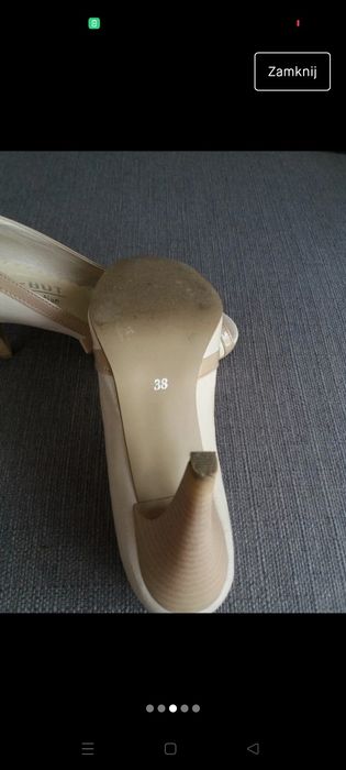 Piękne buty czółenka skórzane