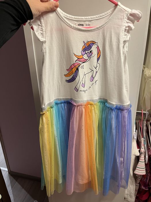 Sukienka tęczowa z jednorożcem 140