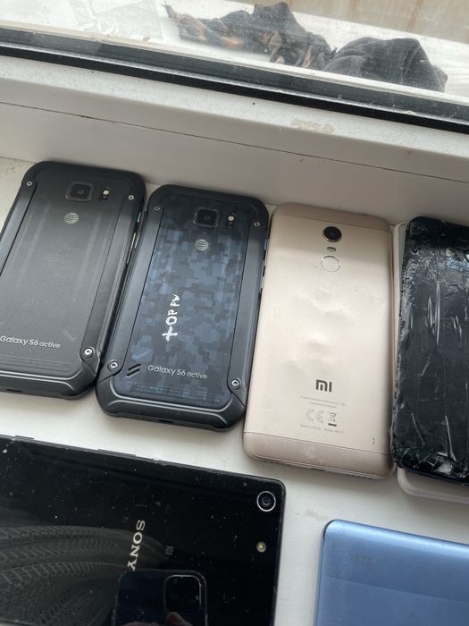 Продам старые телефоны , лот телефонов ,Xiaomi samsung sony zte htc