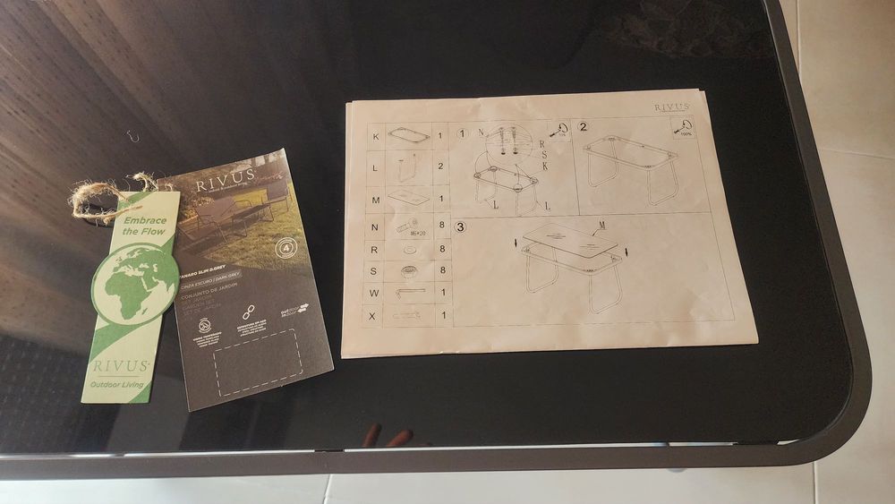 Mesa de jardim em aço e vidro temperado