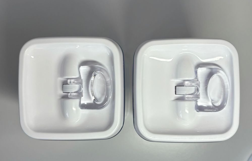 Conjunto com 2 potes herméticos transparente com tampa branca