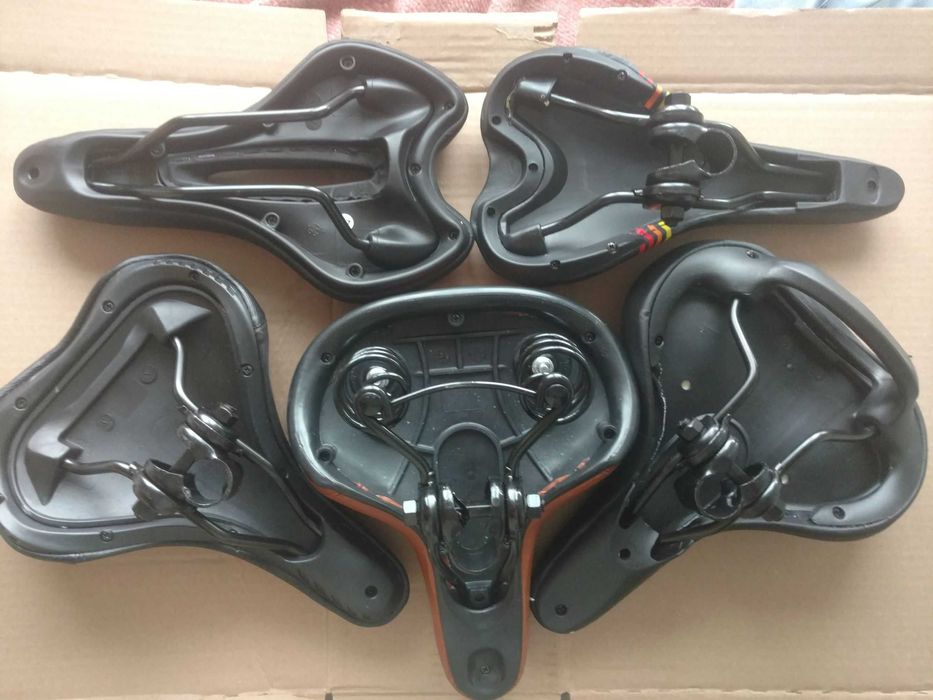 Седло сидение сидушка сідло спортивное туристическое широкое пружинное