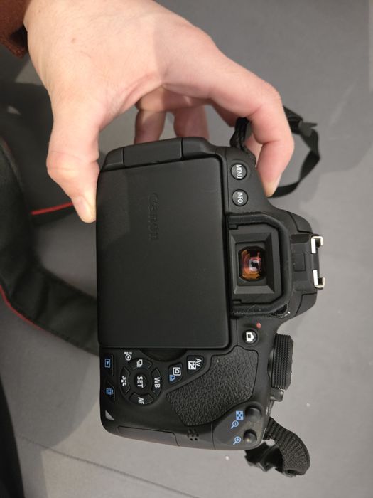 Camara fotográfica  Cannon 700D