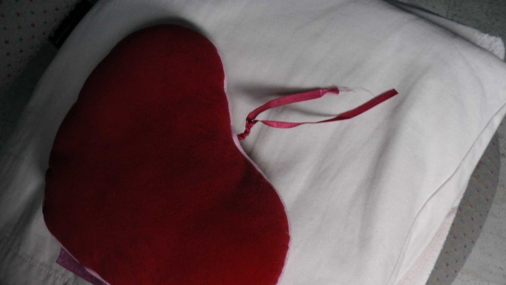 Poduszka Diddl Mouse serce, czerwona,  Poduszka w kształcie serca.