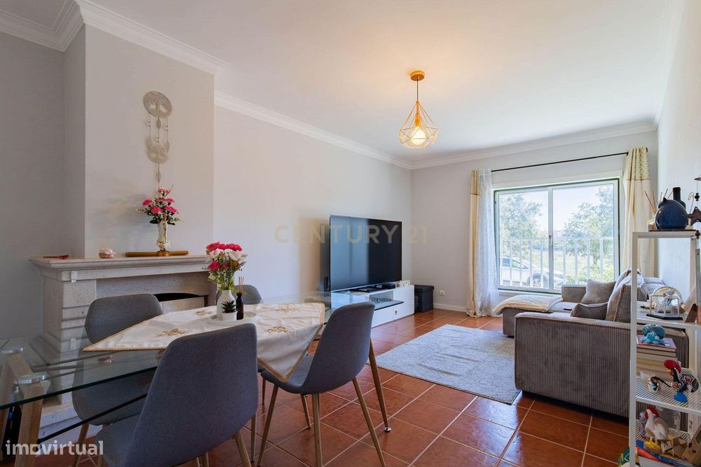 Apartamento T2 Remodelado | Pataias | Garagem e Sótão