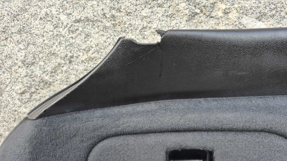 AUDI A4 B5 (8D) Avant - Quartela da Mala esquerda em MUITO BOM ESTADO*