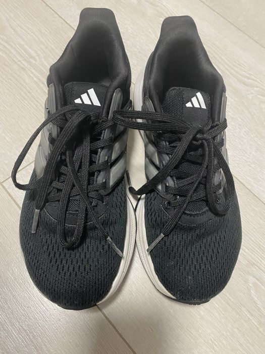 Кросівки adidas легенькі