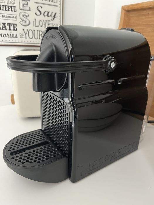 Maquina NESPRESSO Delonghi Preto