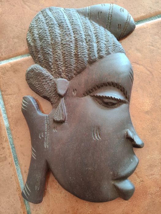 Duas peças africanas madeira de parede - rostos