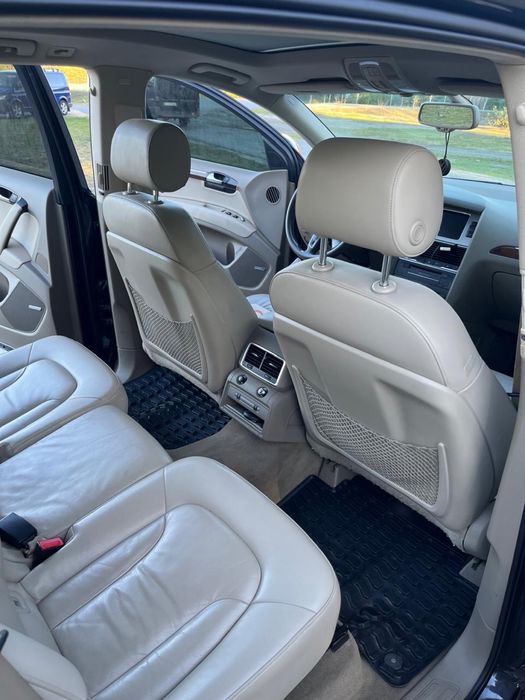 Продам AUDI Q7 2011