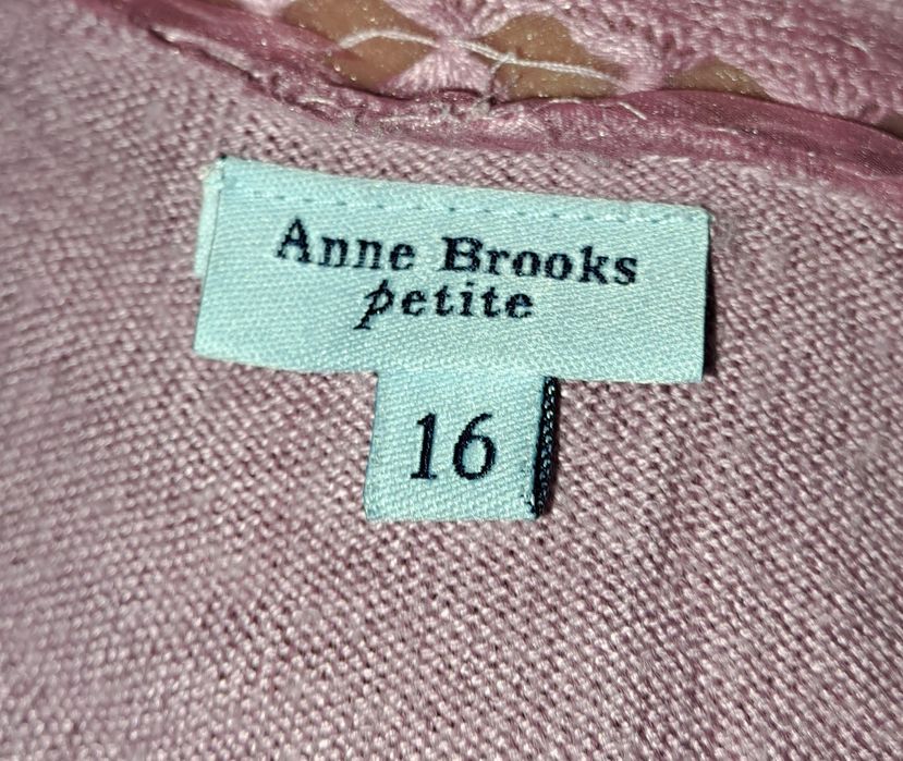 Розовий светр. Безкоштовно