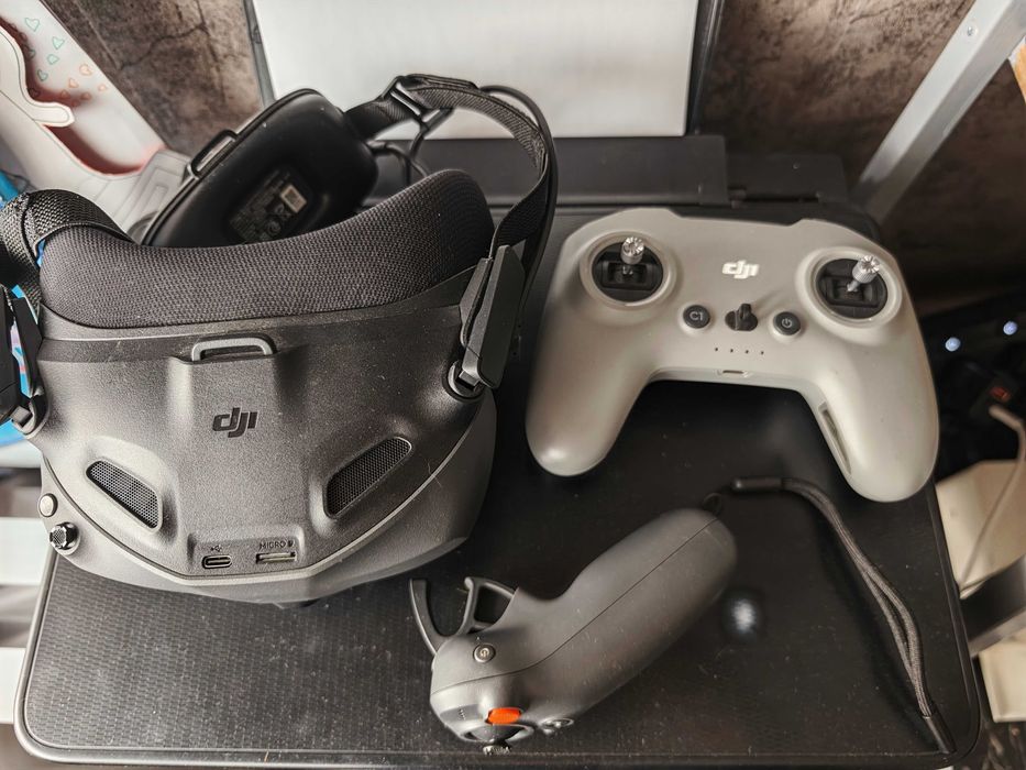 DJI Goggles N3 + DJI RC Motion 3 + DJI FPV Controller 3