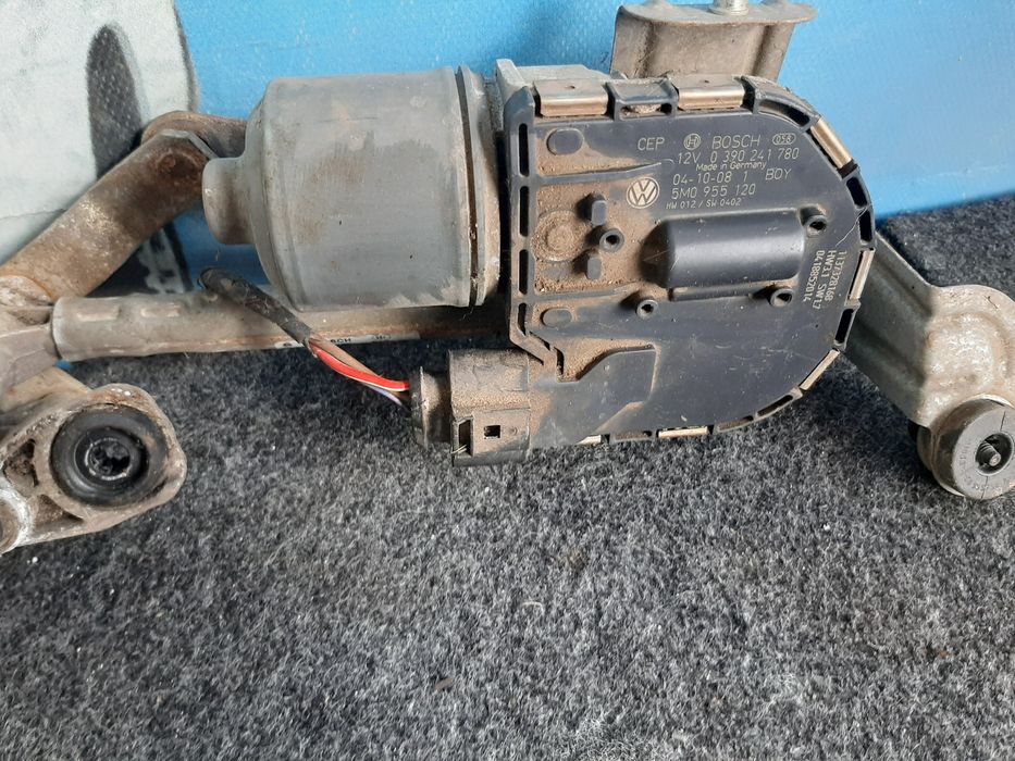 Моторчик склоочистителя  педній гольф плюс vw golf plus 5m0955024c