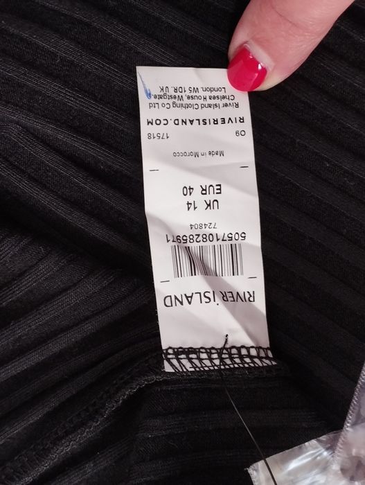 Длинное черное платье в рубчик 38-40,