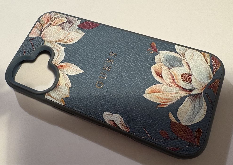 Etui Guess Iphone 16