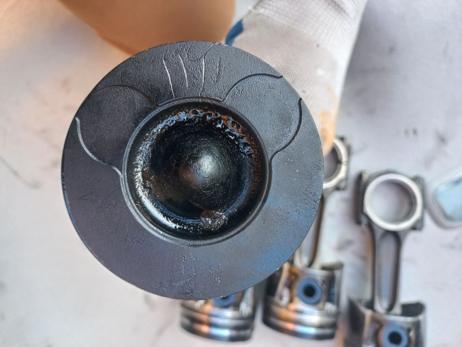 Tłok z korbowodem ford 2.0tdci  783